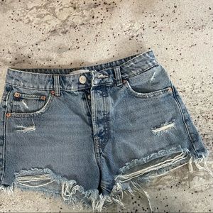 Zara - Frayed denim shorts